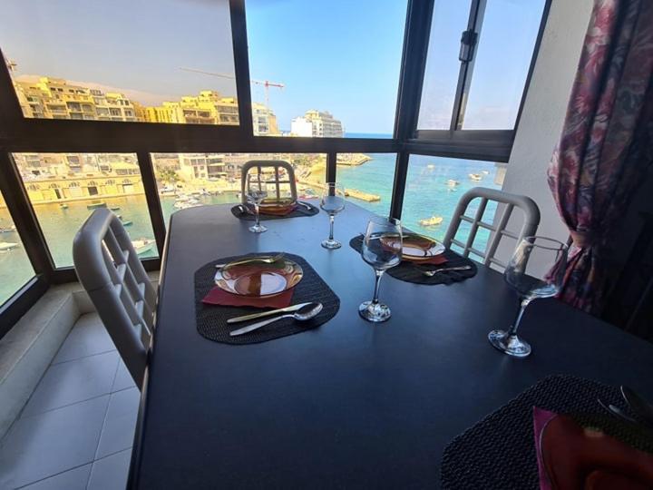 Spinola Bay Sea Front Apt 6 San Julián Exterior foto