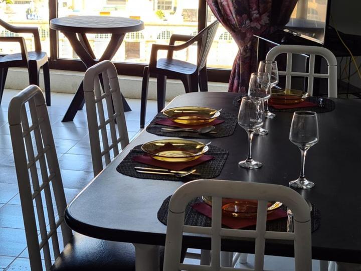 Spinola Bay Sea Front Apt 6 San Julián Exterior foto