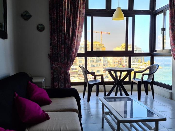 Spinola Bay Sea Front Apt 6 San Julián Exterior foto