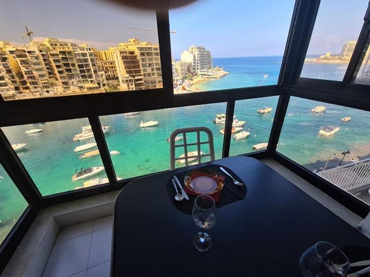 Spinola Bay Sea Front Apt 6 San Julián Exterior foto